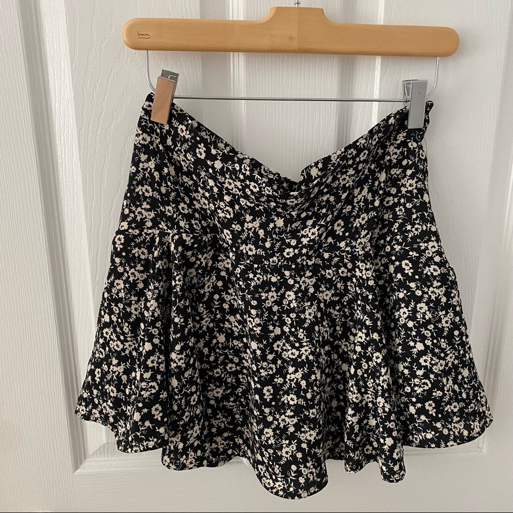 Zara floral skort, size medium